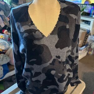 Minnie rose v neck sweater